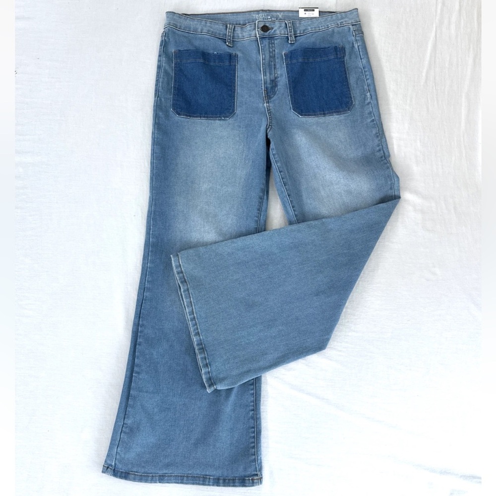 NEW Time & Tru FLARE High Rise Jeans Womens 16 Blue Denim Front Patch Pockets